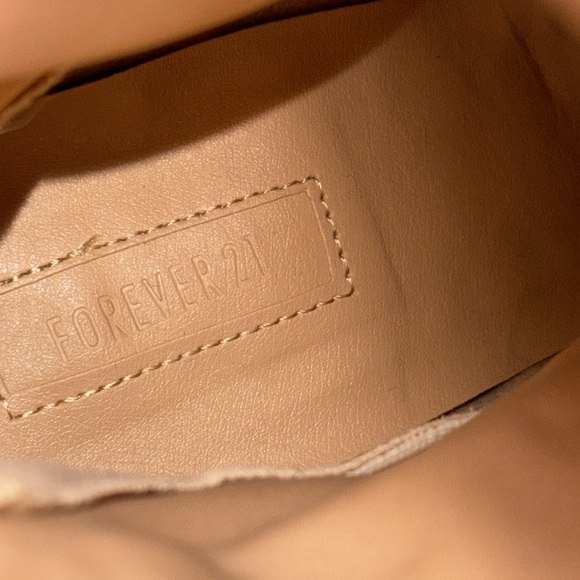 Beige boots 🤎 Size 9 - Picture 4 of 5